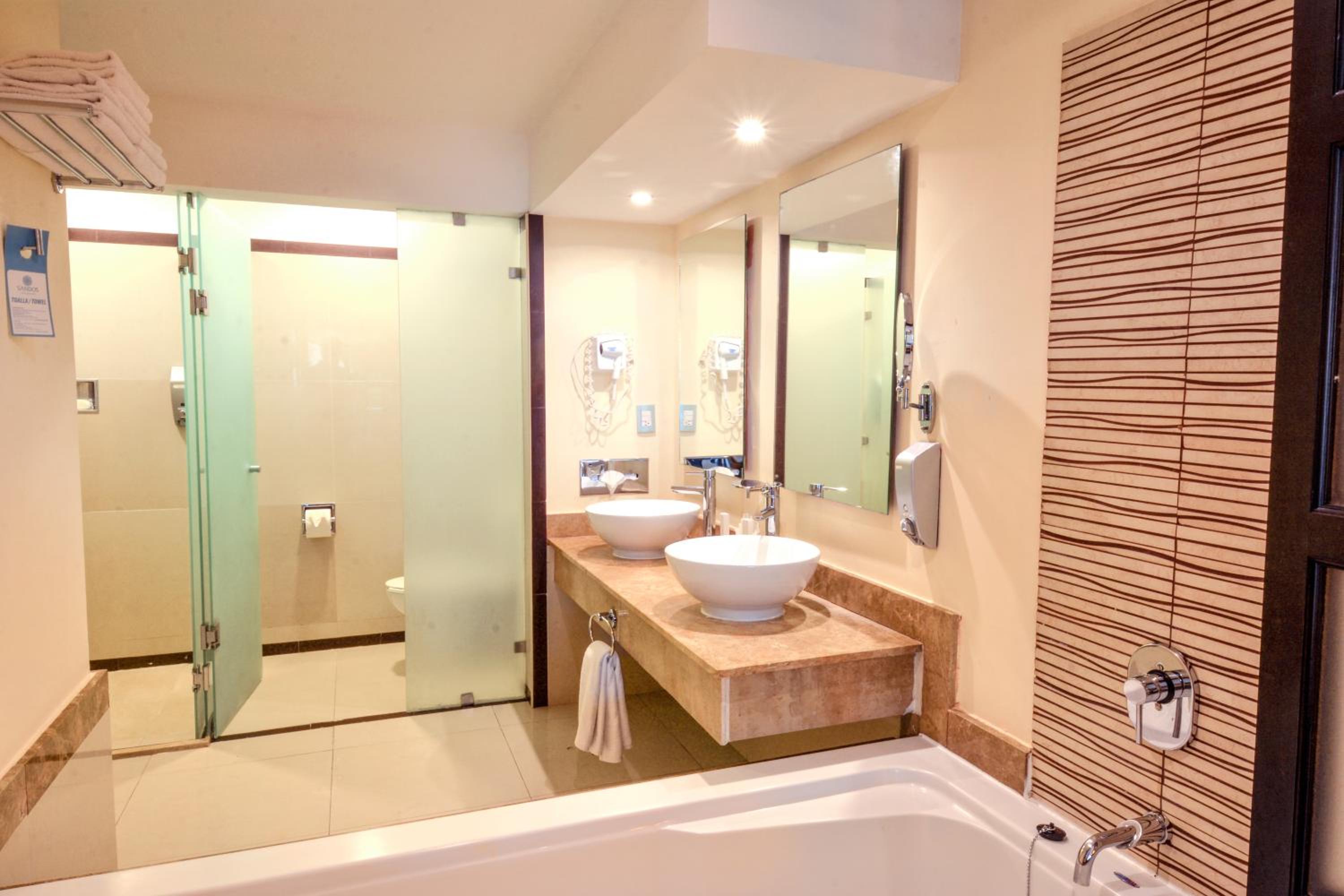 Riviera Family King Junior Suite - Photo 5