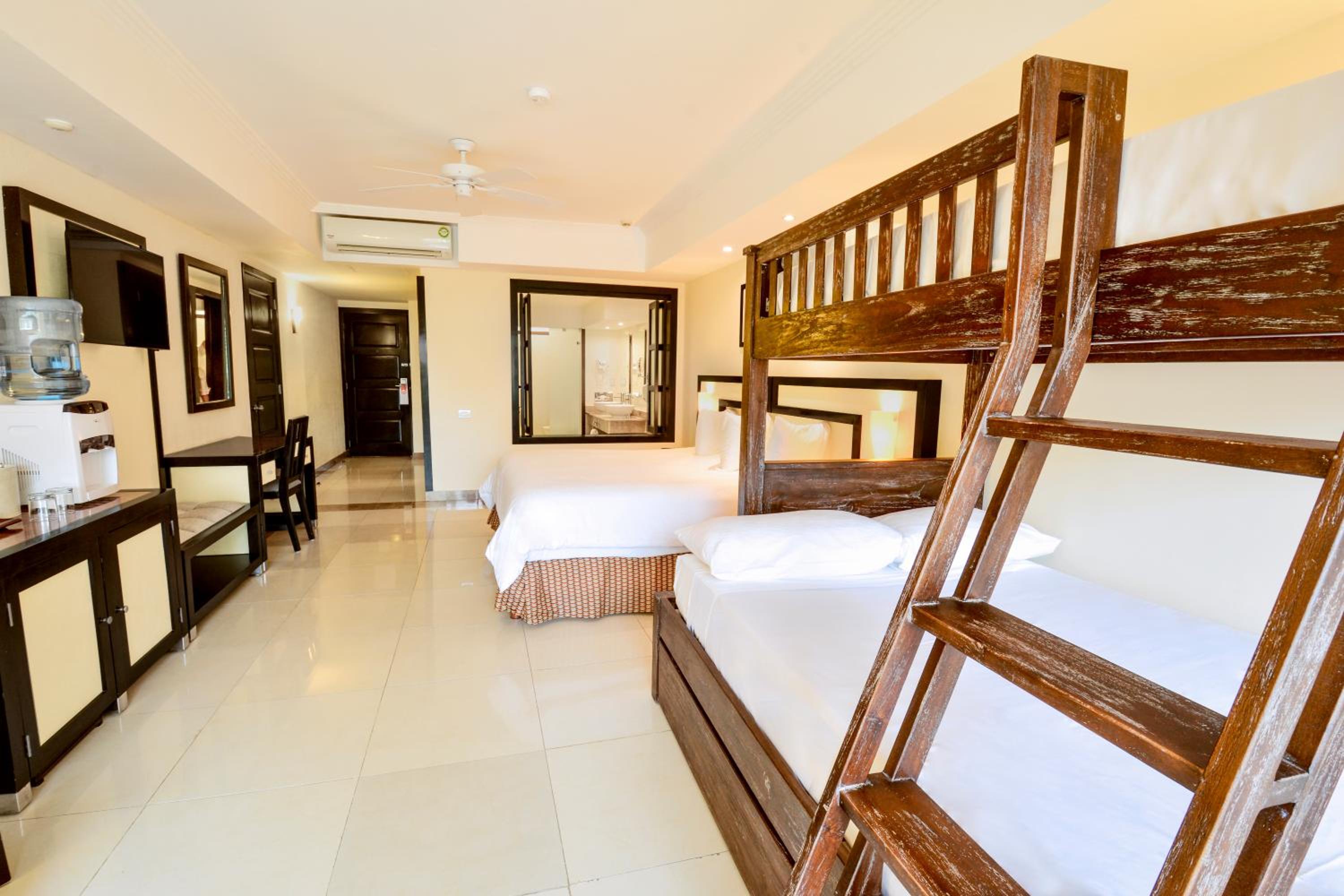 Riviera Family King Junior Suite - Photo 2