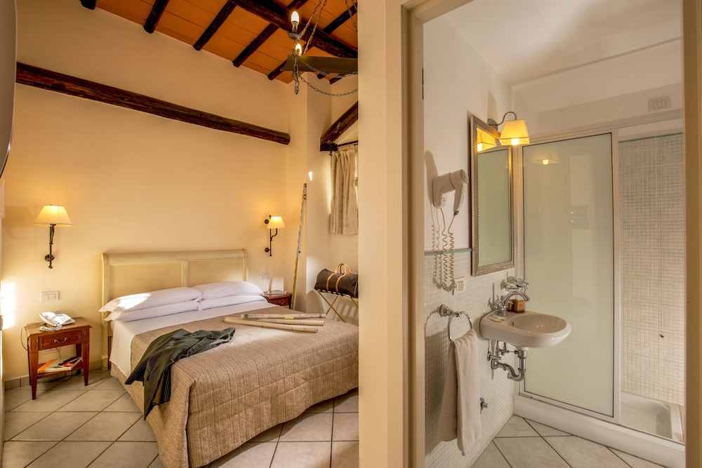 Basic Double or Twin Room photo 2