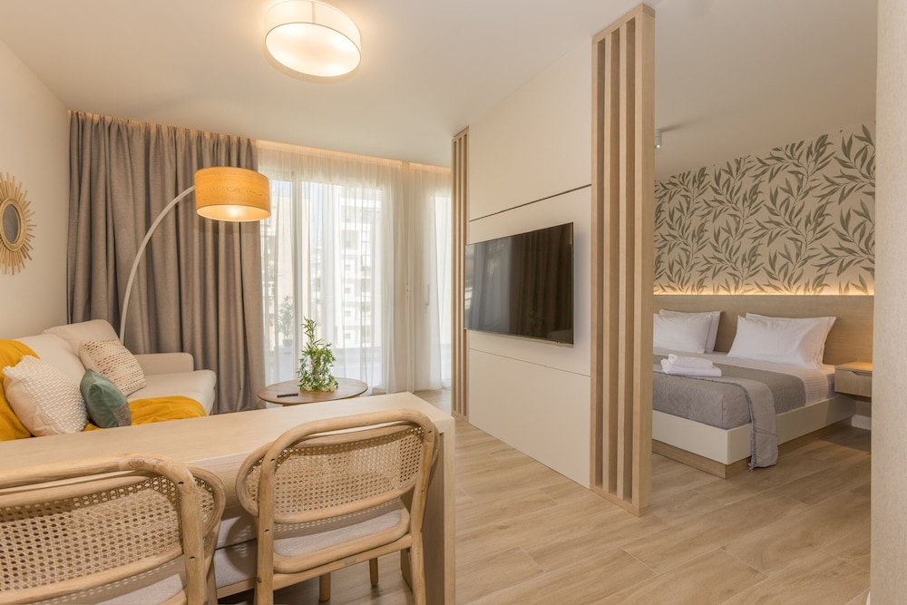 Superior Apartment, Balcony, City View
