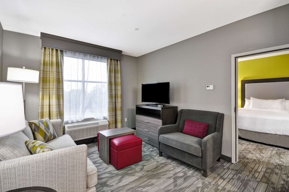 Suite, 1 King Bed, Accessible, Non Smoking (Bathtub)