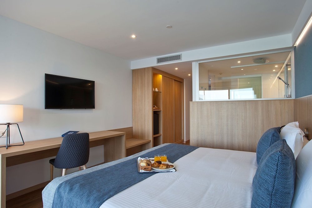 Double Room, Balcony, Pool View photo 3