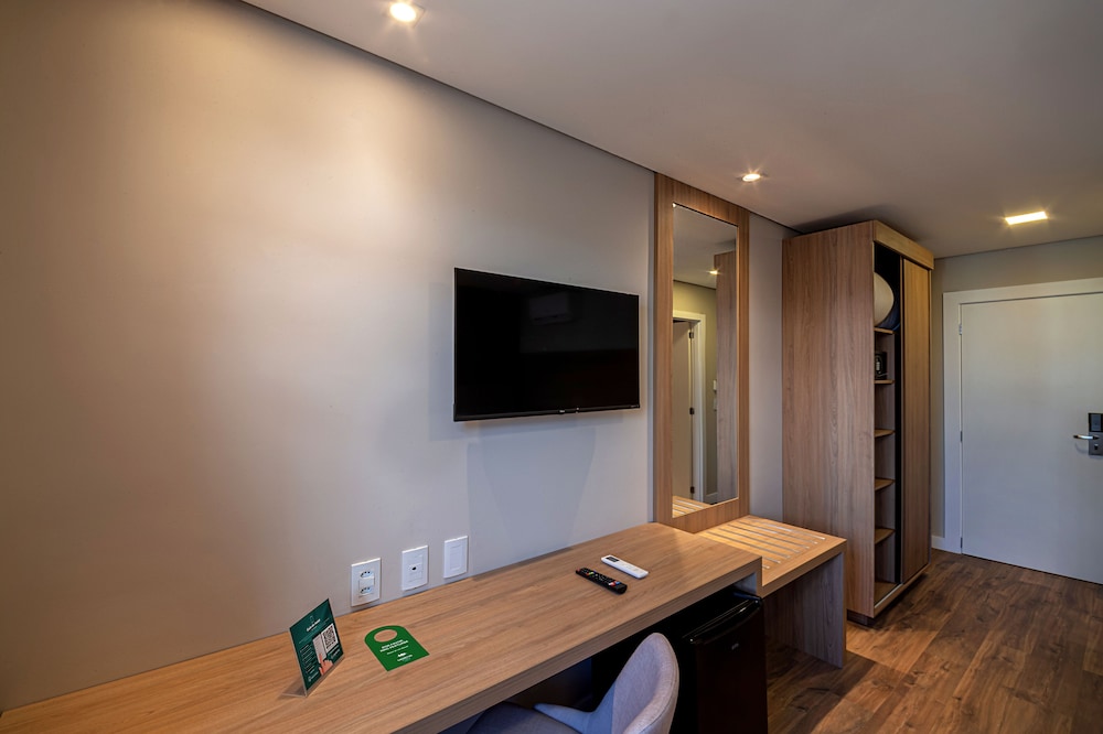 Family Room photo 3