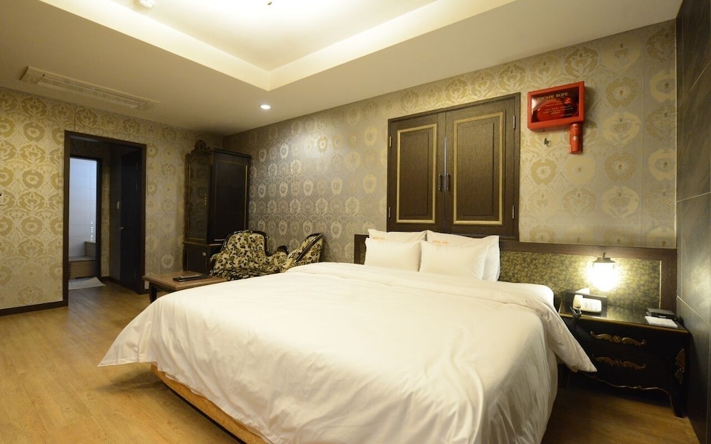 Suite Double Room photo 2