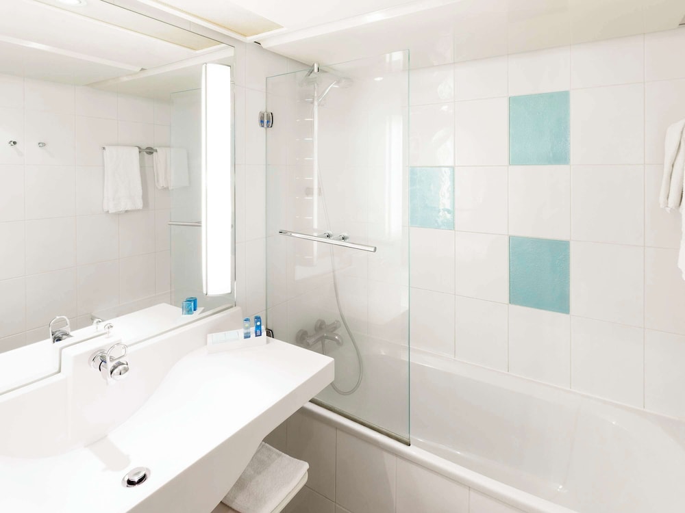 Standard Room, Multiple Beds - Photo 5