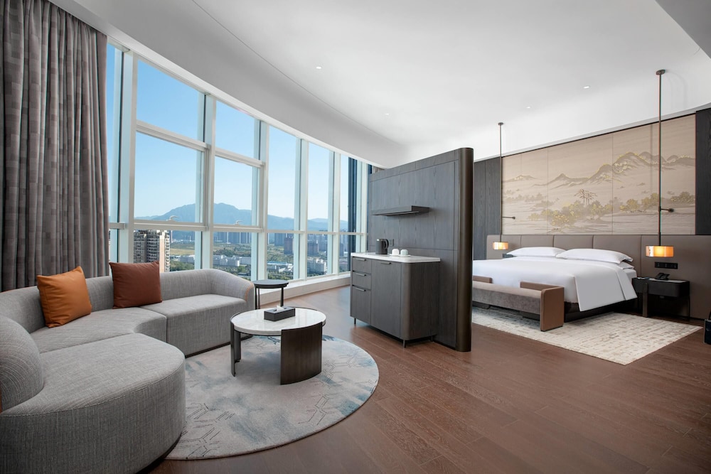 Room, 1 King Bed (Run Yue) photo 1
