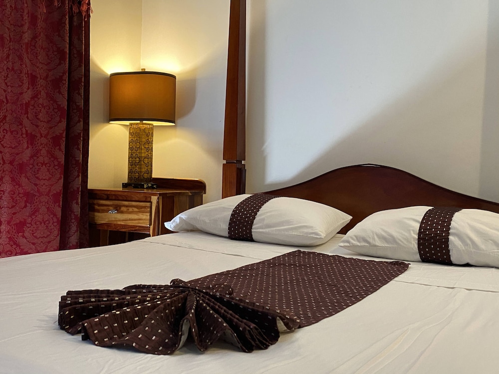 Deluxe Studio Suite