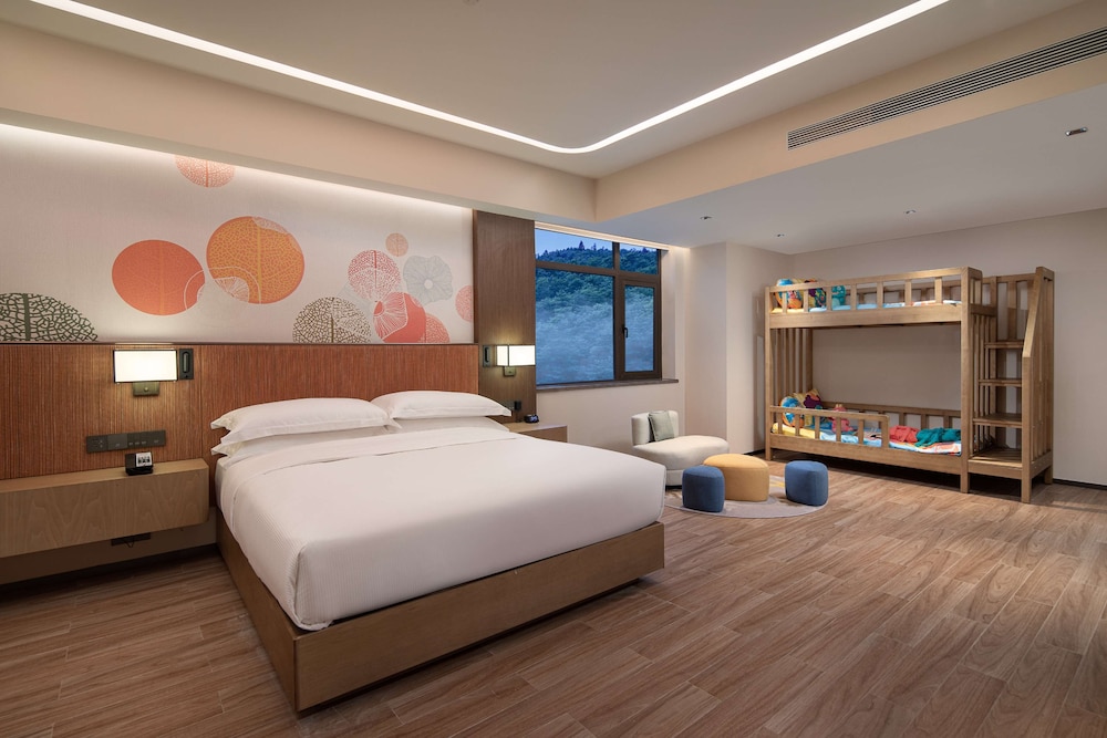 Family Suite, Multiple Beds photo 1