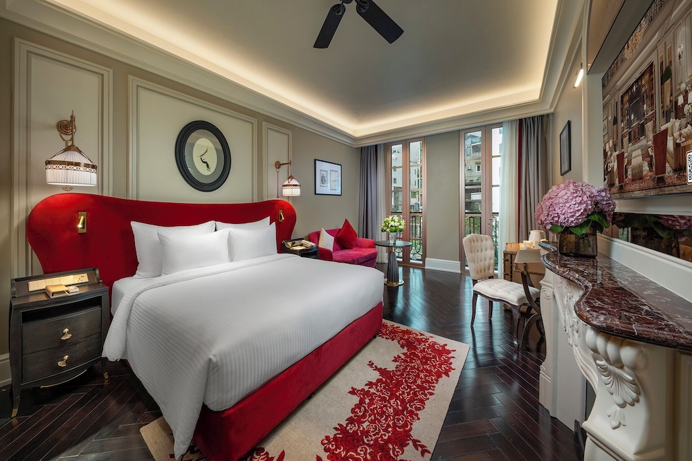 Deluxe Double Room, 1 Bedroom, Bathtub, City View photo 2