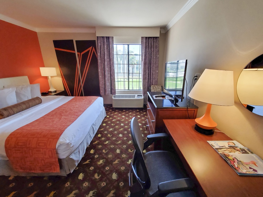 Suite, 1 King Bed, Non Smoking (One-Bedroom Suite) - Photo 5