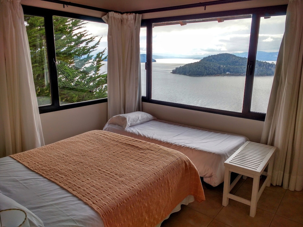 Senior Apartment, 2 Bedrooms, Lake View
