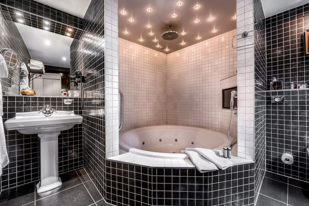 Superior Double or Twin Room, Jetted Tub photo 2