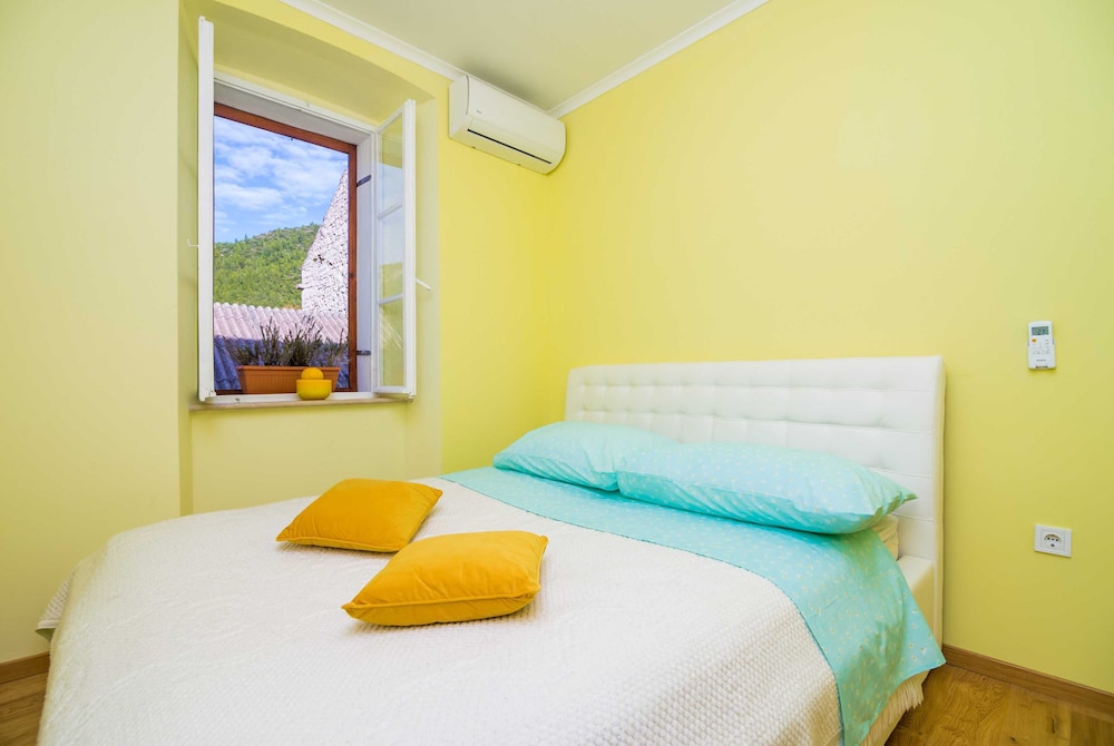 Villa (Three-Bedroom Villa with Terrace and ) photo 2