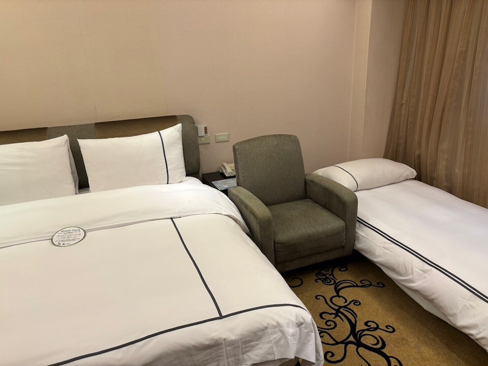 Business Triple Room, 1 Double Bed with Sofa bed photo 3