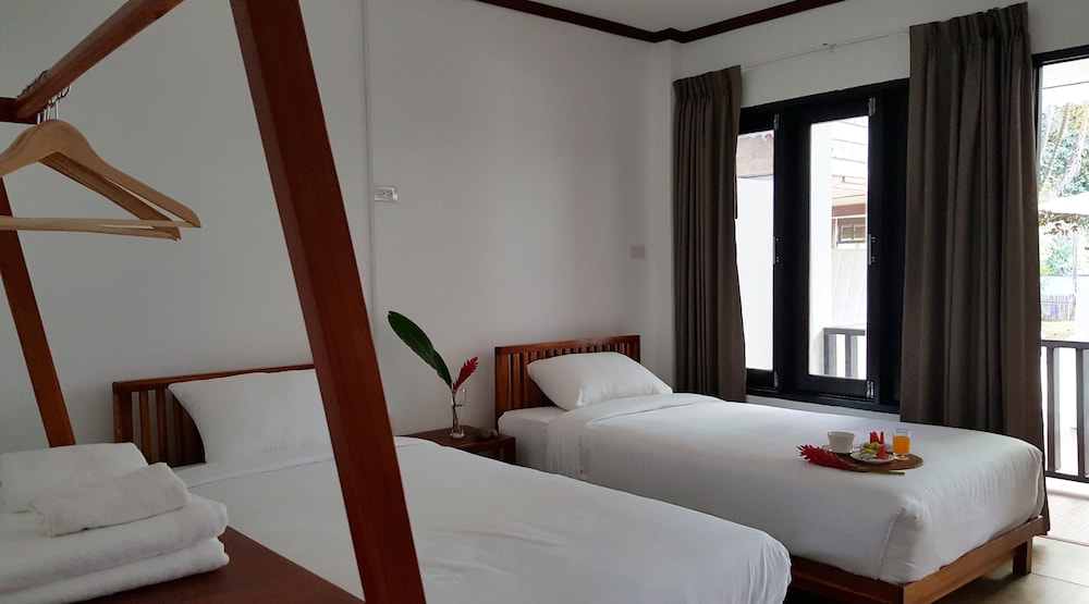 Standard Twin Bed Mountain View photo 1