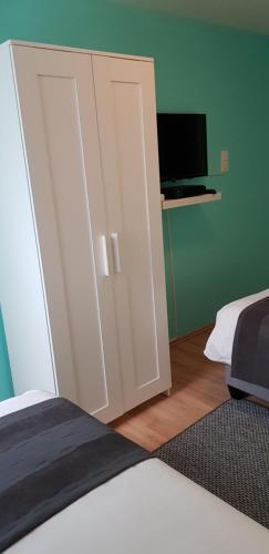 Twin Room with Bathroom photo 2
