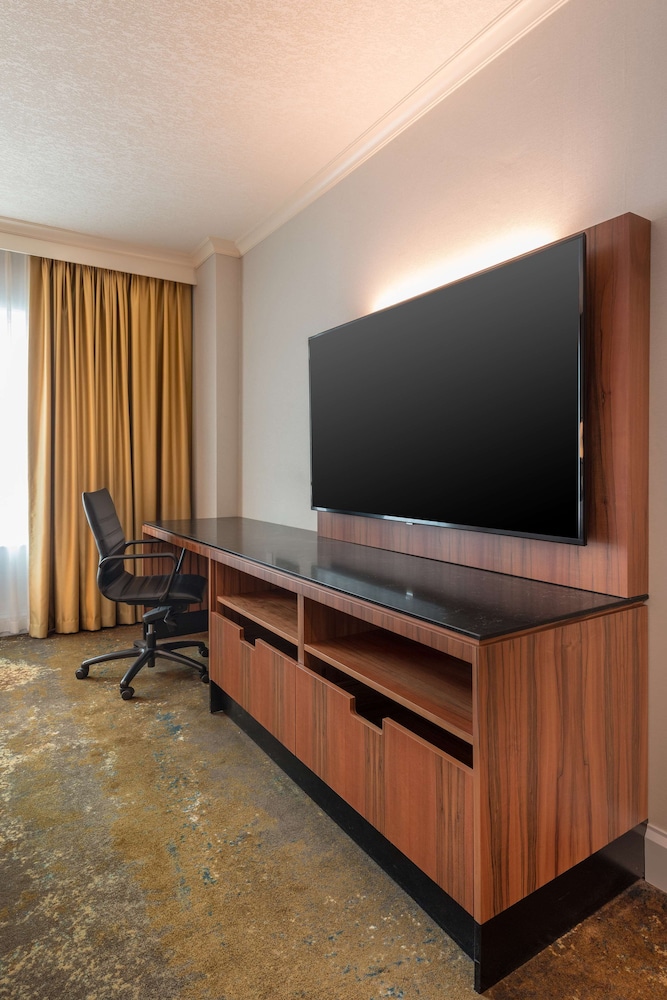 Regency, Suite, 1 King Bed