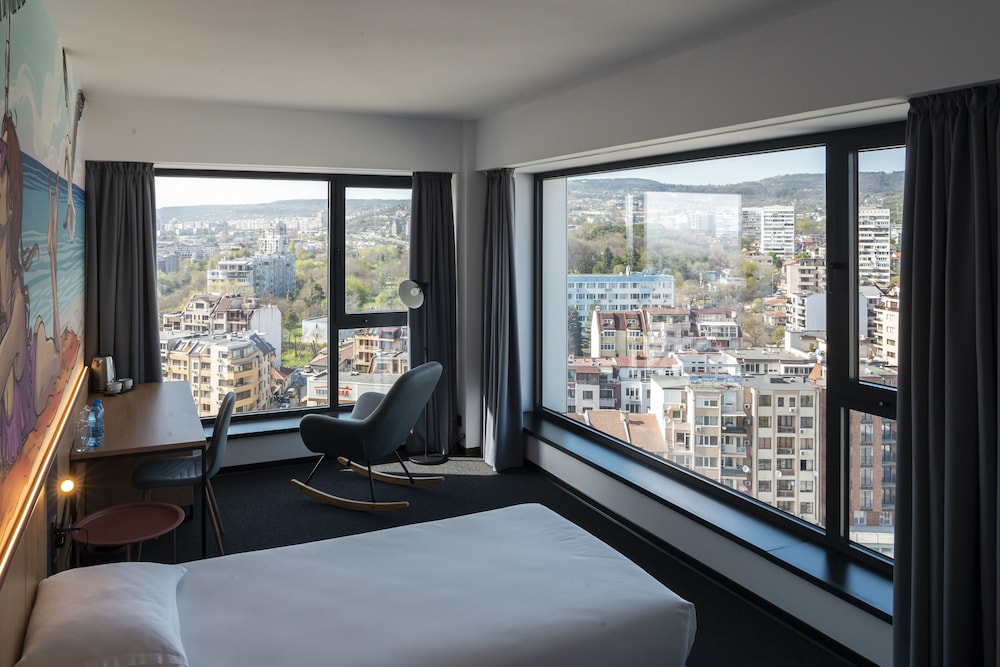 Standard Double or Twin Room, City View - Photo 1