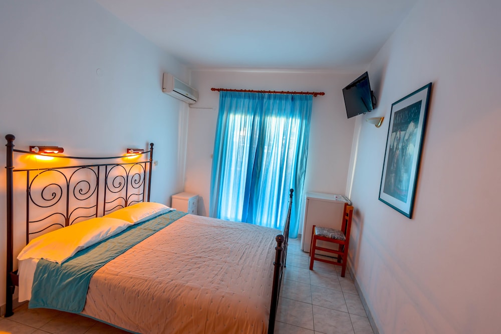 Standard Double or Twin Room photo 1