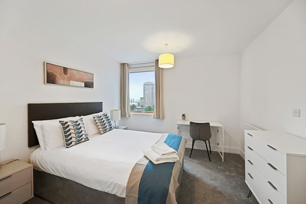 Deluxe Apartment, 2 Bedrooms, Balcony, City View (1103)