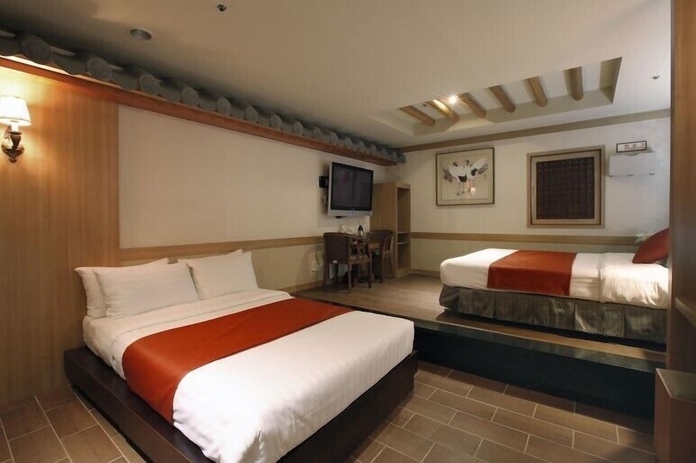 Suite (Twin) photo 3
