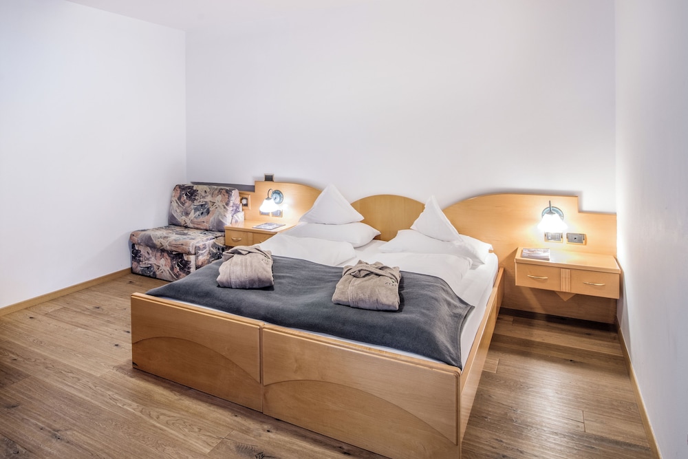 Room photo 2
