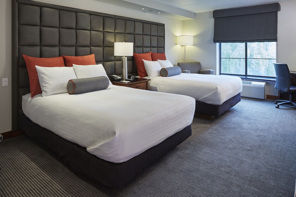 Room, 2 Queen Beds (Prairie) photo 1