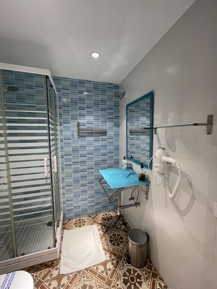 Standard Double Room, Ensuite photo 2