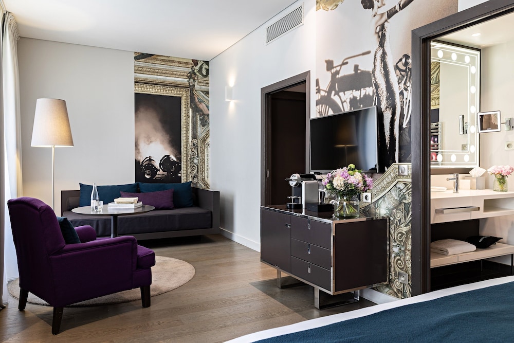 Hotel Indigo Paris - Opera by IHG bedroom photo