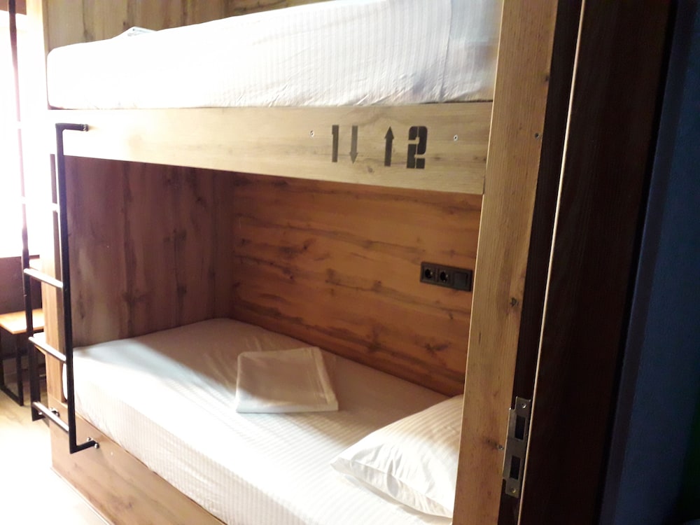 Standard Shared Dormitory, Women only (4 beds)