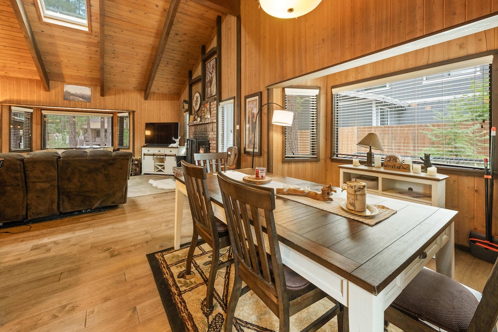 Signature Cabin, 3 Bedrooms, Non Smoking, Kitchen photo 2