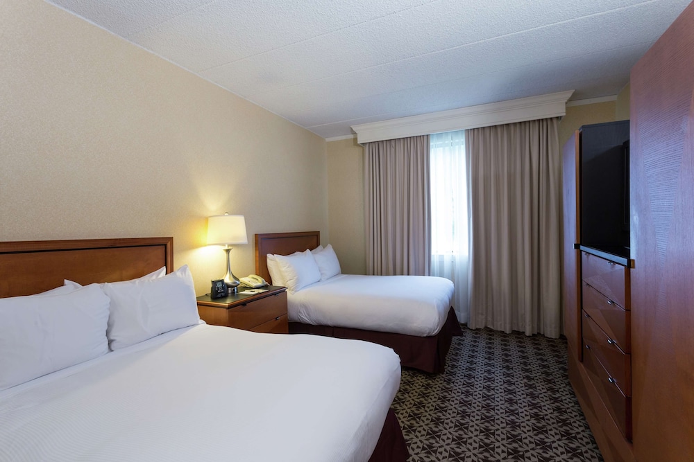 Suite, 2 Double Beds, Accessible - Photo 3