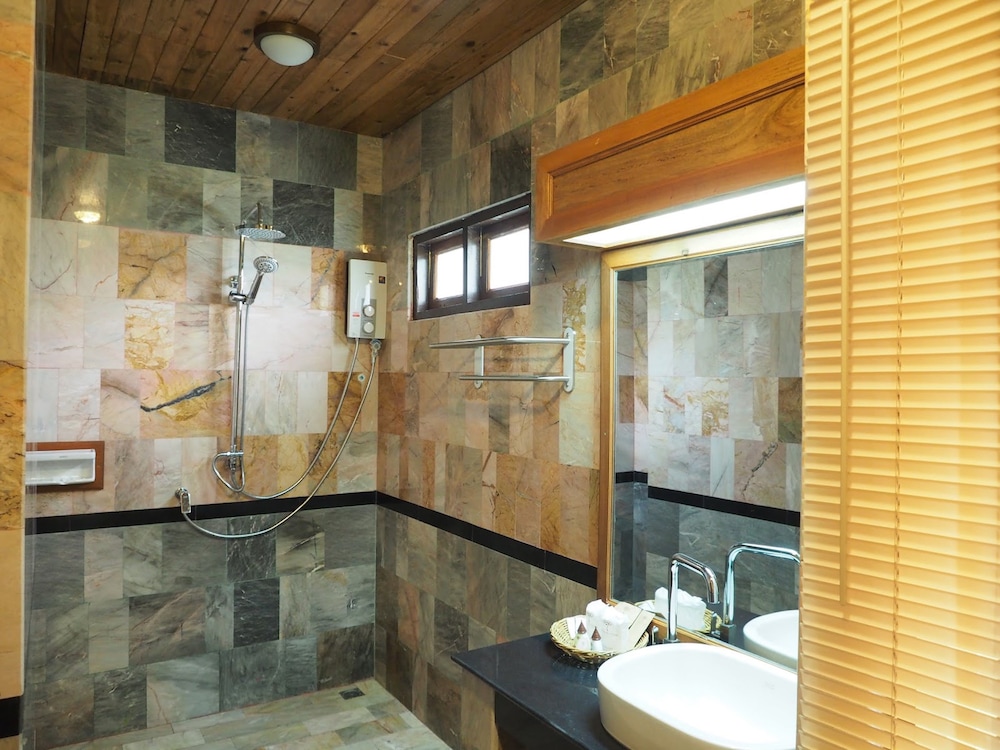 Superior King Room photo 3