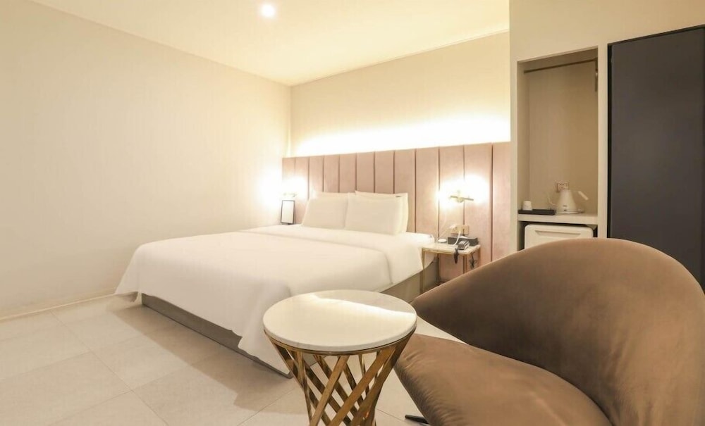 Premium Double Room, City View
