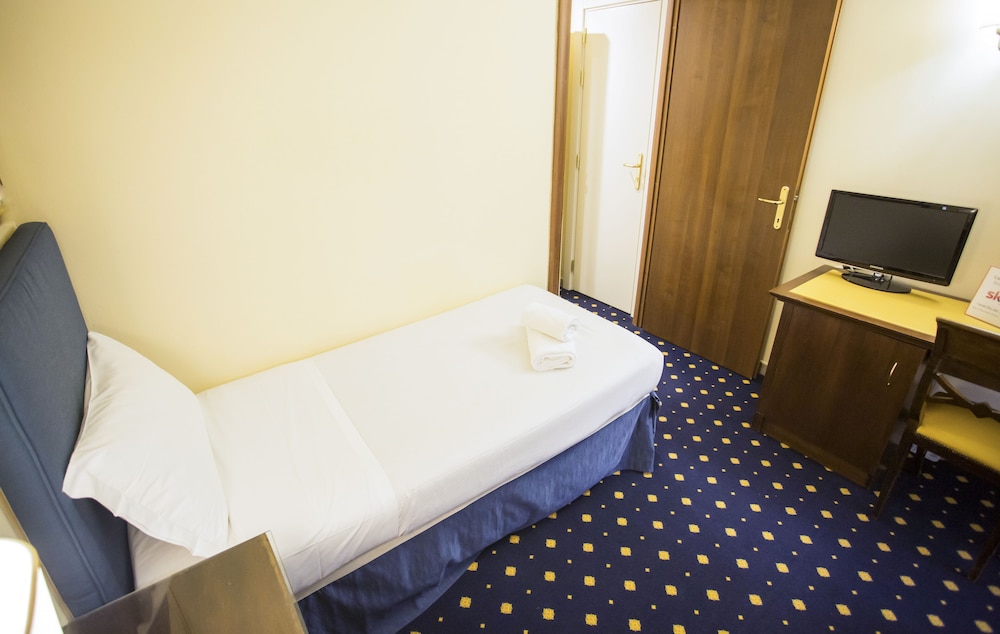 Single Room photo 3