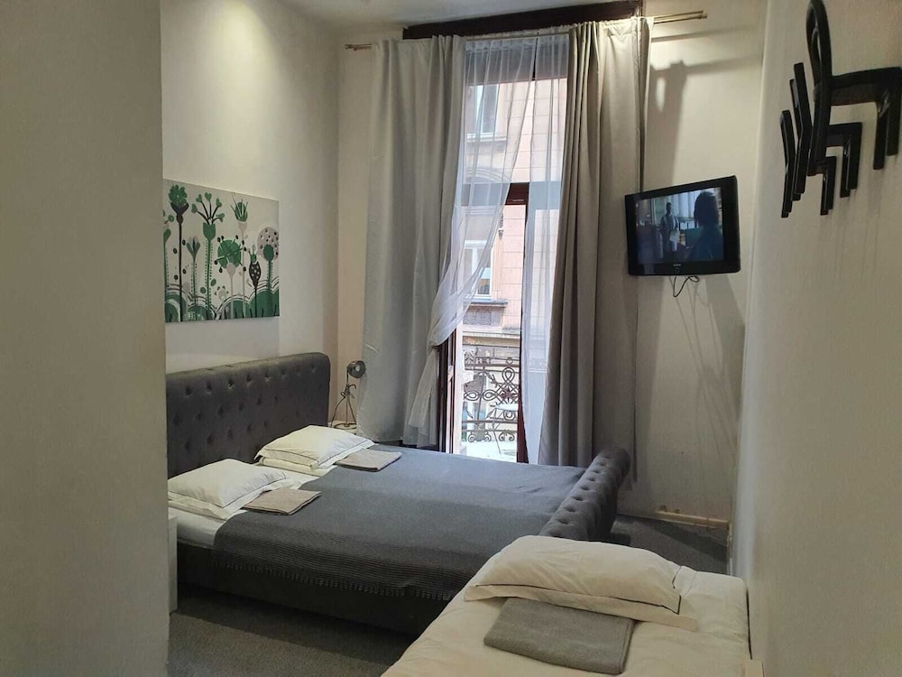 Deluxe Triple Room, Balcony, City View