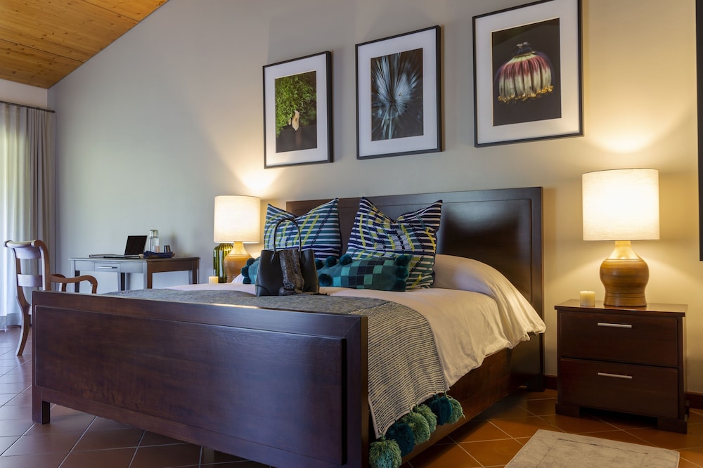 Standard Room, 1 Queen Bed photo 1