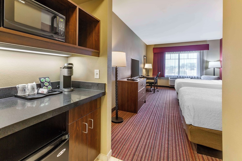 Suite, 2 Queen Beds, Accessible, Kitchen