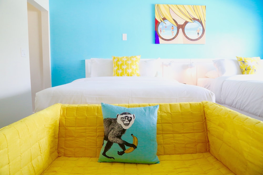 Deluxe Room, 2 Queen Beds photo 2