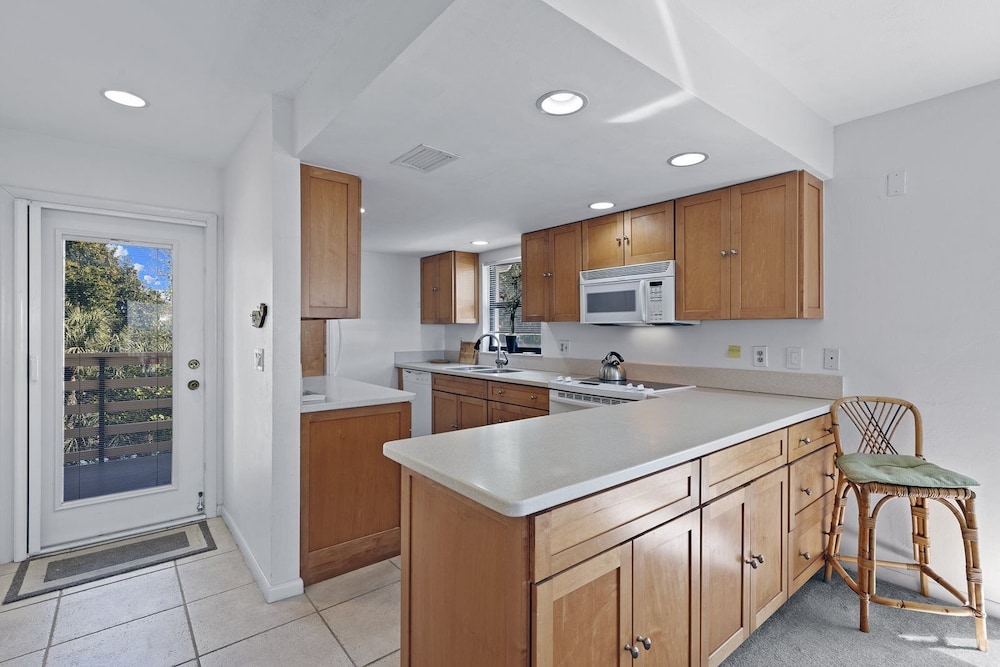 Condo (Captiva Shores 6C) photo 3