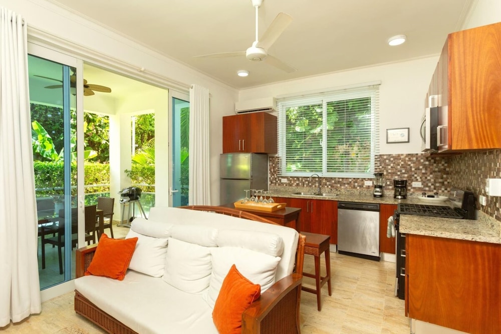 Premium Condo, 1 Bedroom, Beachside