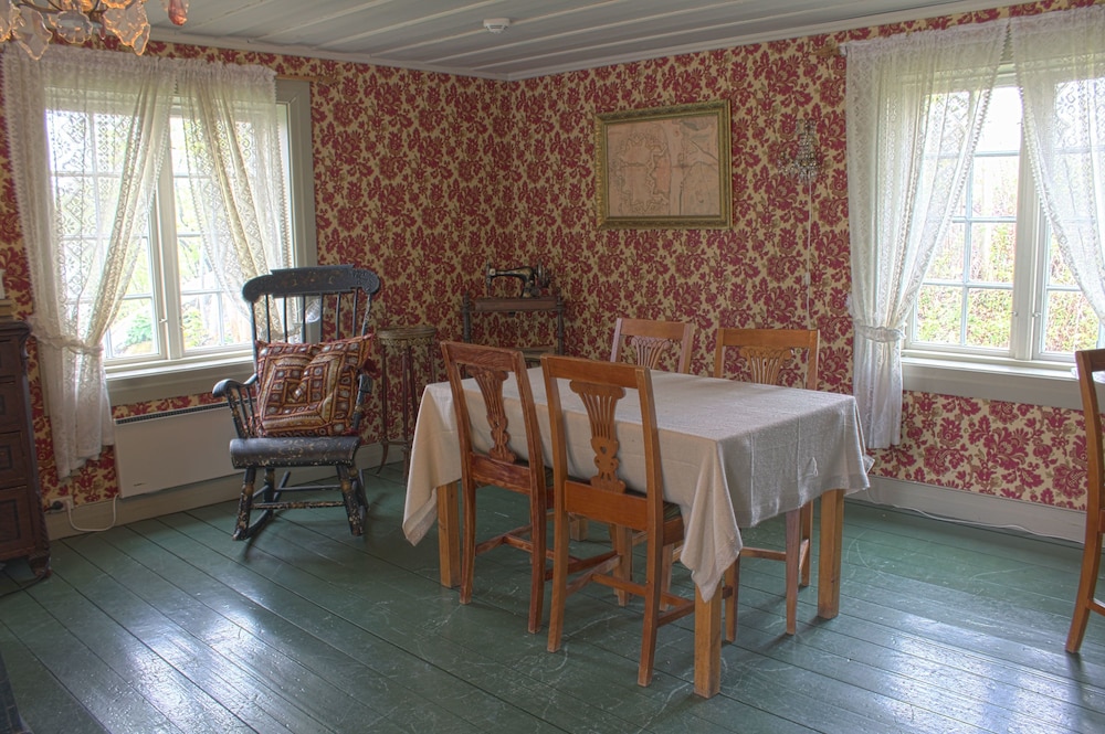 Classic House, 2 Bedrooms, Sauna, River View photo 3