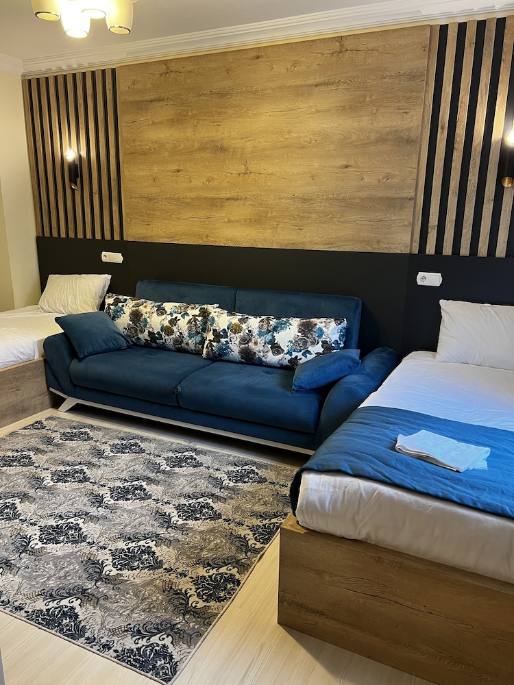 Quadruple Room, Mountain View photo 1