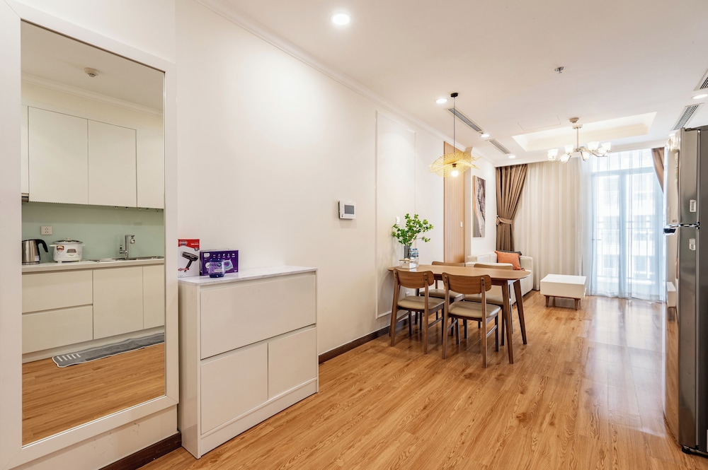 1BR City View Panorama Apartment photo 2