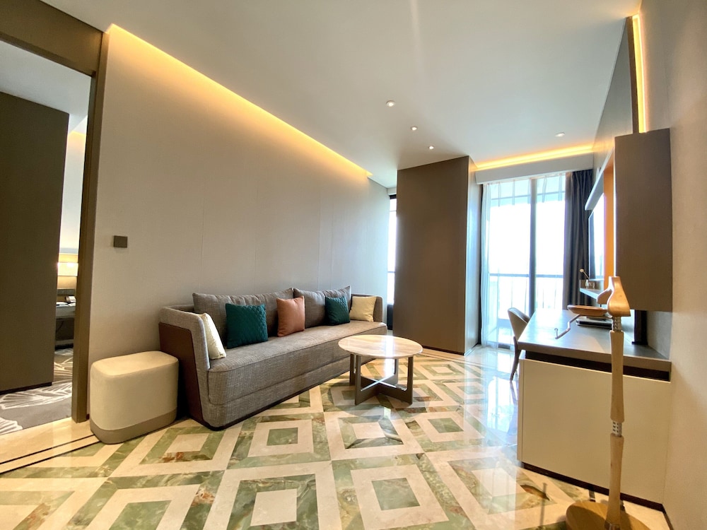 Suite, 1 King Bed, Lake View - Photo 8