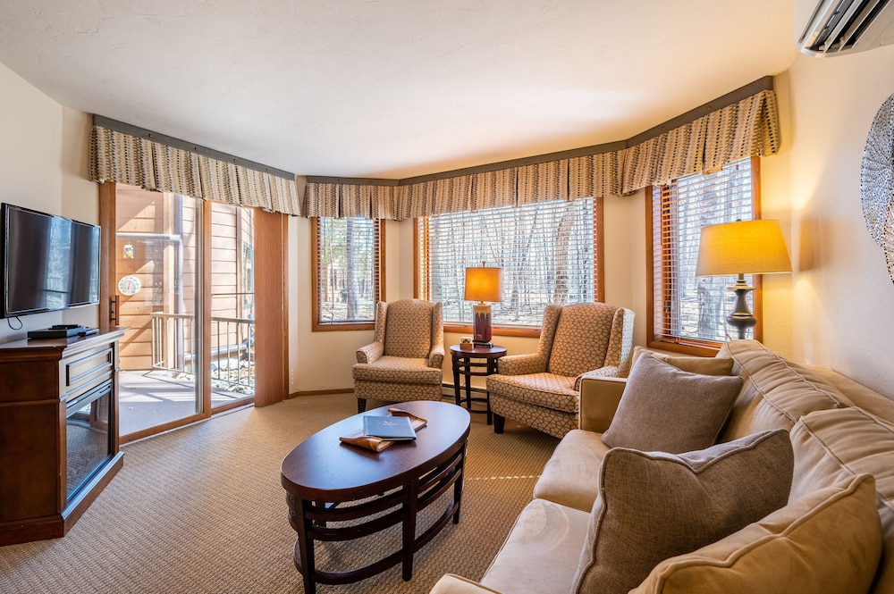 1 Bedroom 1 Bath King, Wood View photo 3