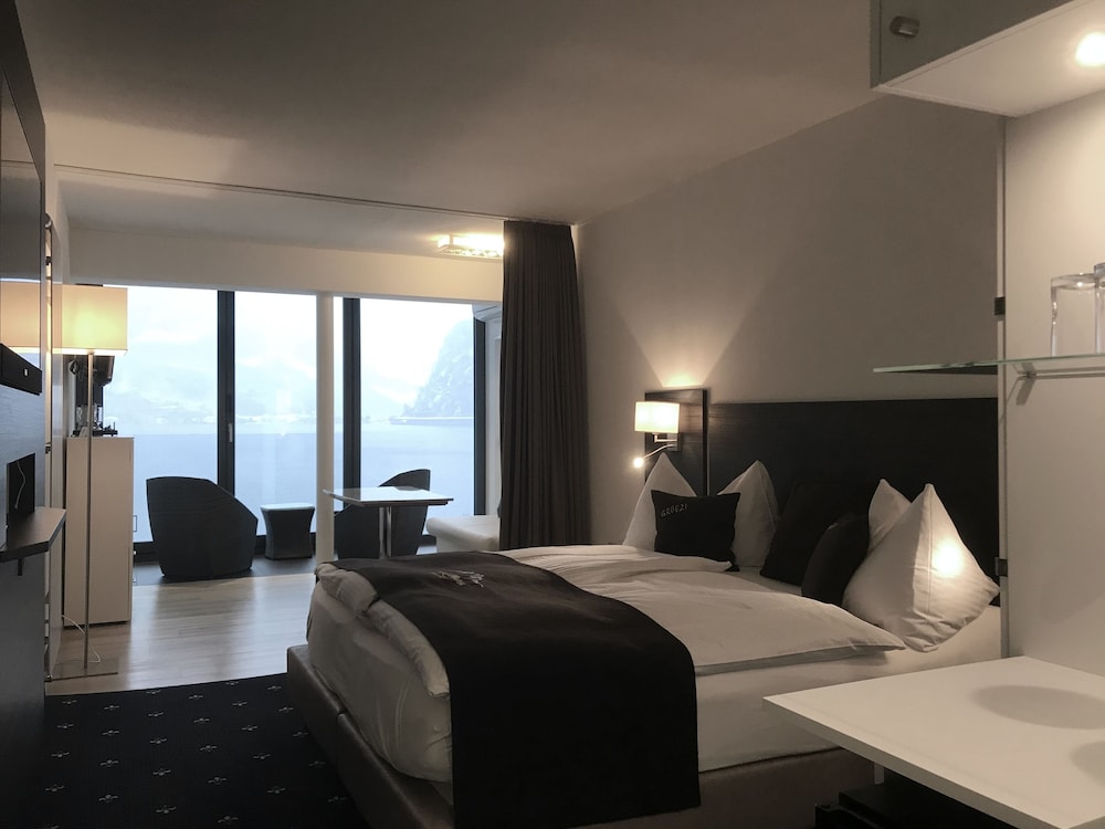 Junior Suite, Lakeside - Photo 3