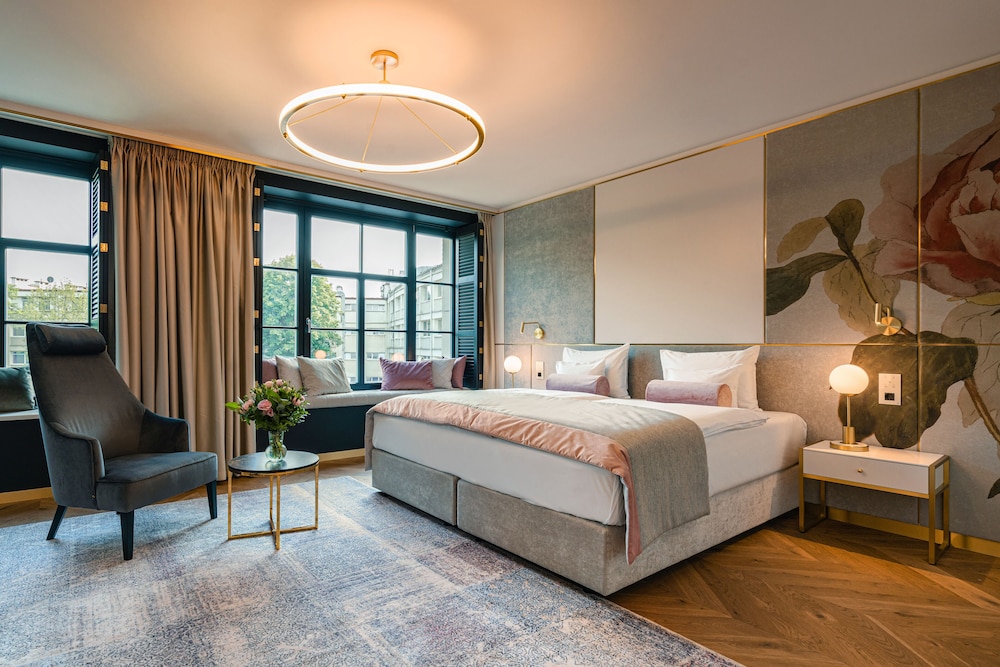 Grand Double Room photo 3