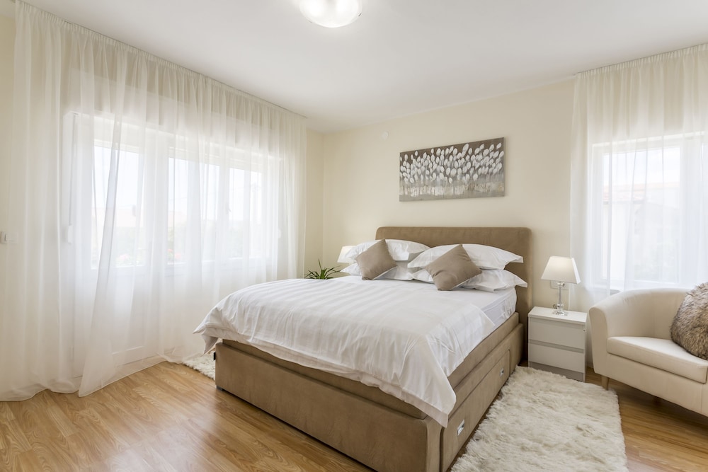 Studio, 1 Bedroom, Tower photo 1
