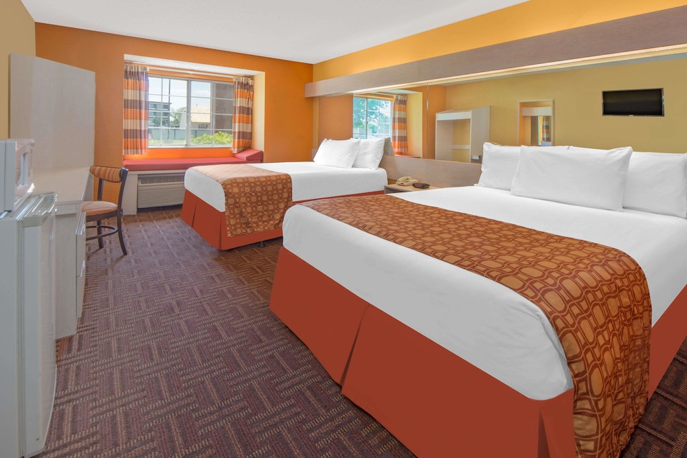 Standard Room, 2 Queen Beds photo 1